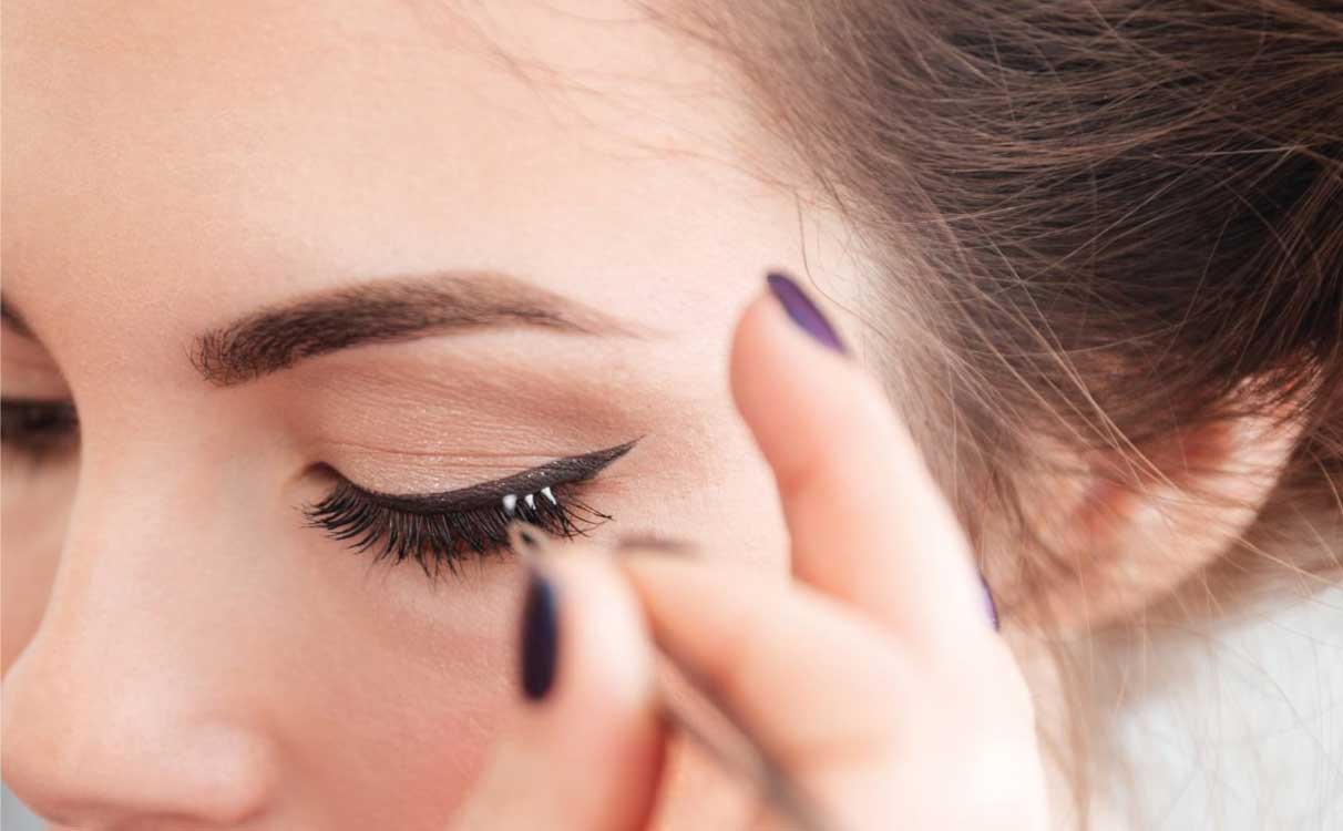 Eyelash Application