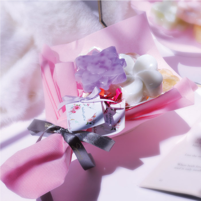 SERENA'S BODYLINE FLOWER SOAP BOUQUET