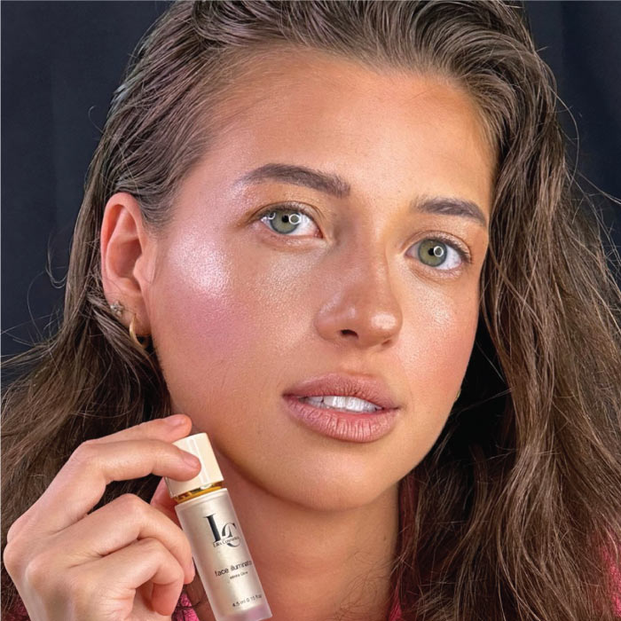 LILI'S COSMETICS FACE ILLUMINATOR