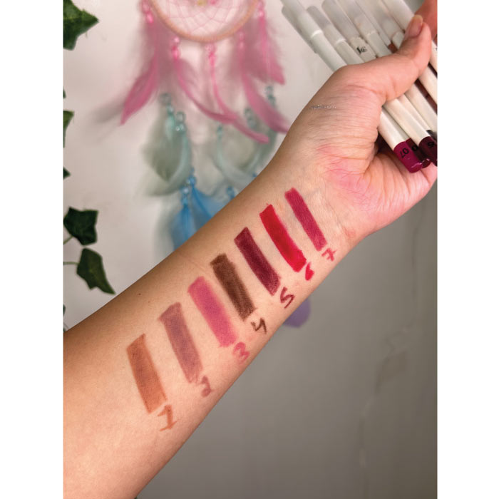 LILI'S COSMETICS LIP LINER