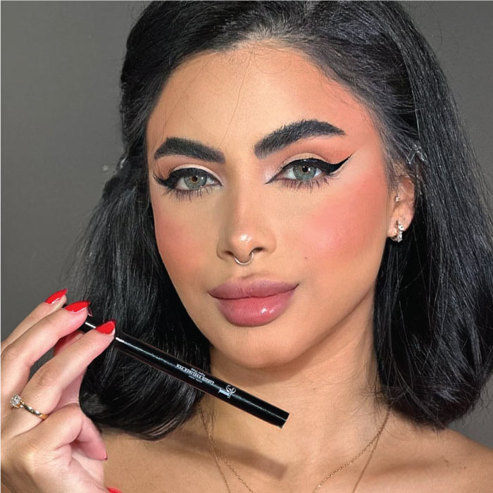 LILI'S COSMETICS SUPER SHARP EYELINER