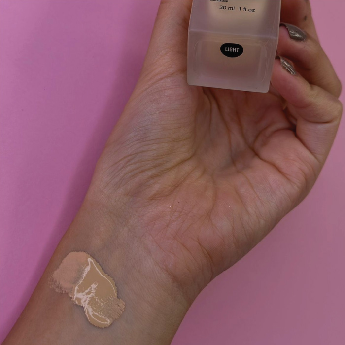 LILI'S COSMETICS PARIS FILTER FOUNDATION