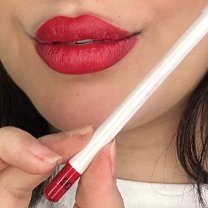 LILI'S COSMETICS LIP LINER
