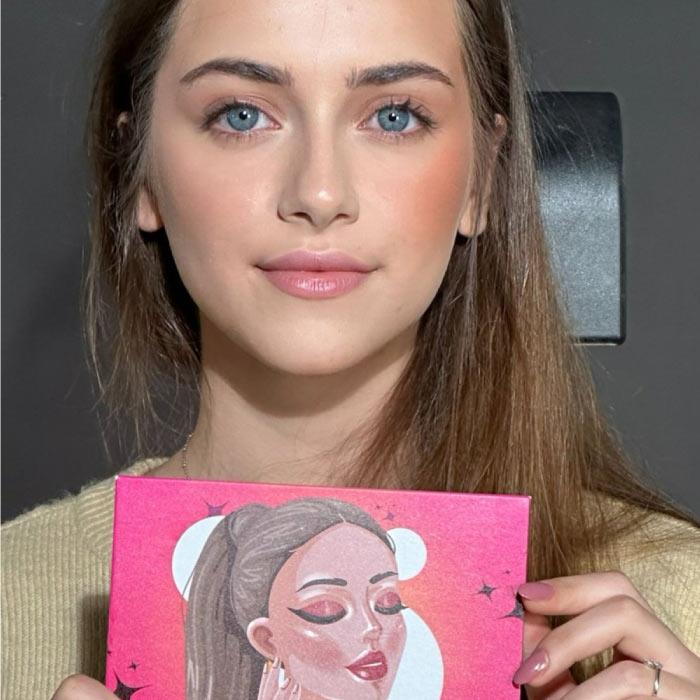 LILI'S COSMETICS GLAM TO GO PALETTTE