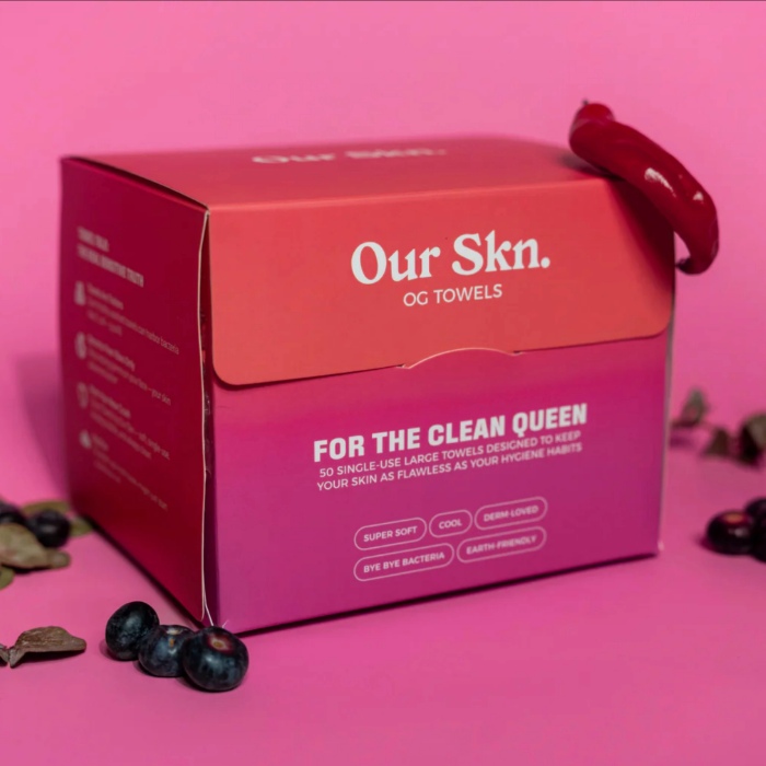 OUR SKN OG TOWELS