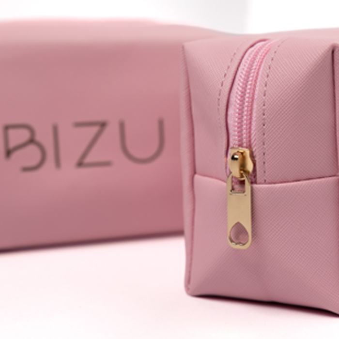 BIZU'S MAKEUP POUCH