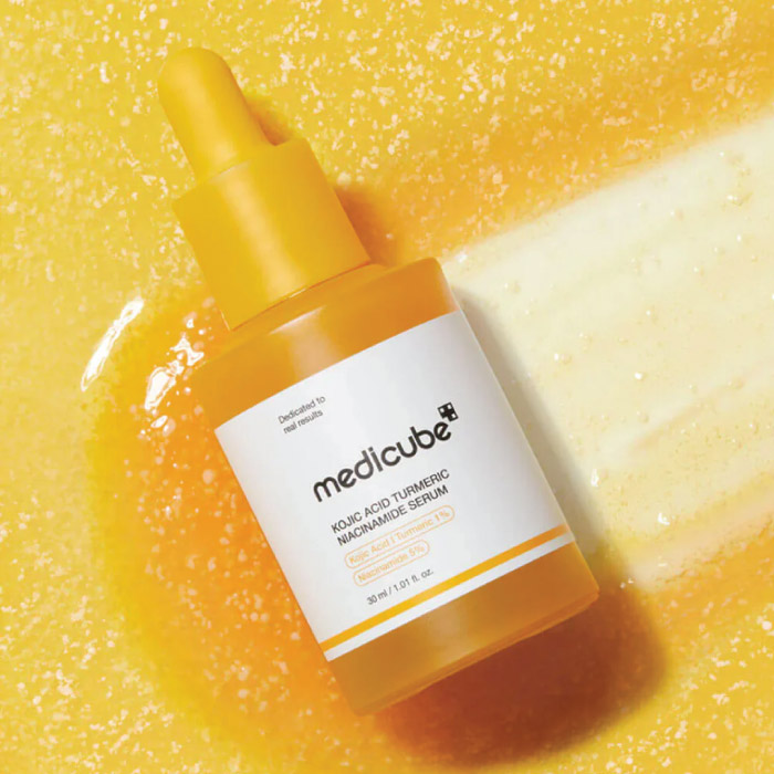 MEDICUBE KOJIC ACID TURMERIC NIACINAMIDE SERUM