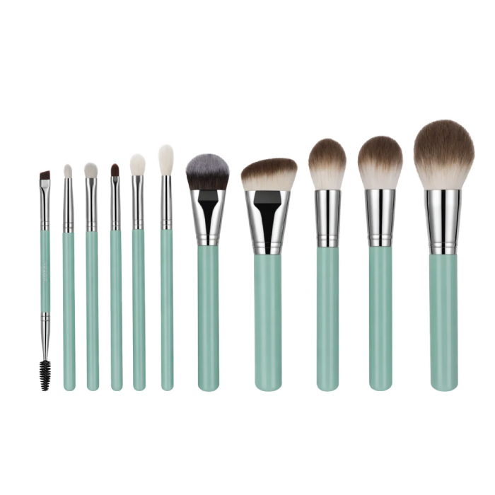 ROYAL COSMETICS MINT 11 PIECE BRUSH SET WITH HOLDER